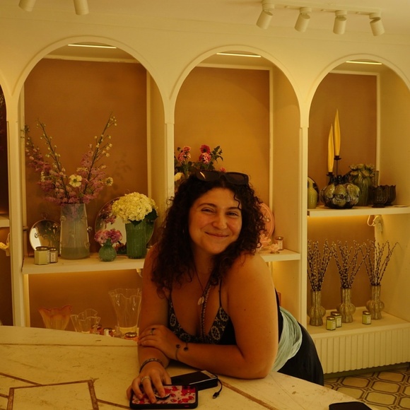 Meet your Posher, Lauren - Picture 1 of 1